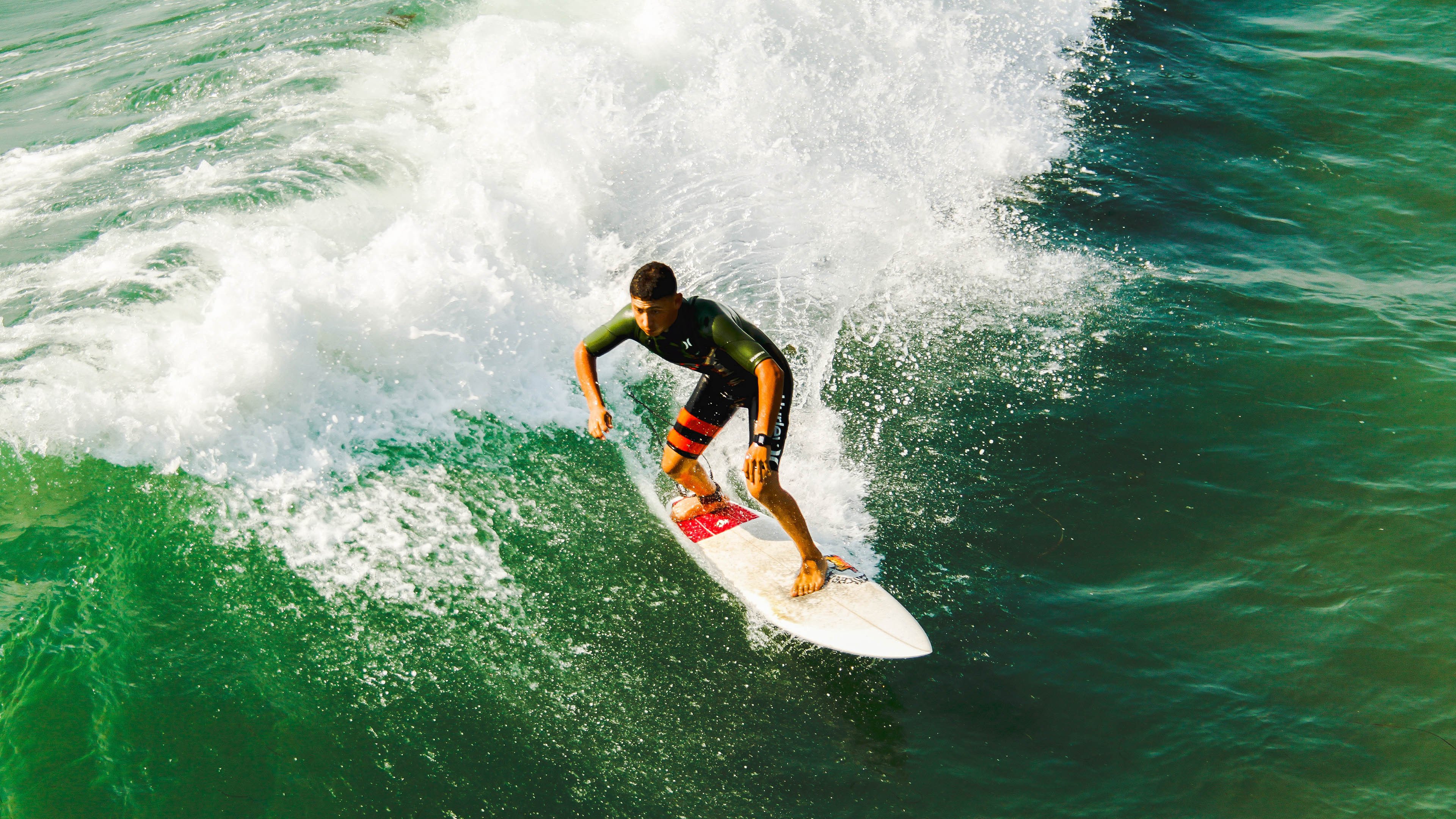 瑞安在场上的无缝配合让全黑队的战术变得更具层次感，瑞安打黑最新新闻
