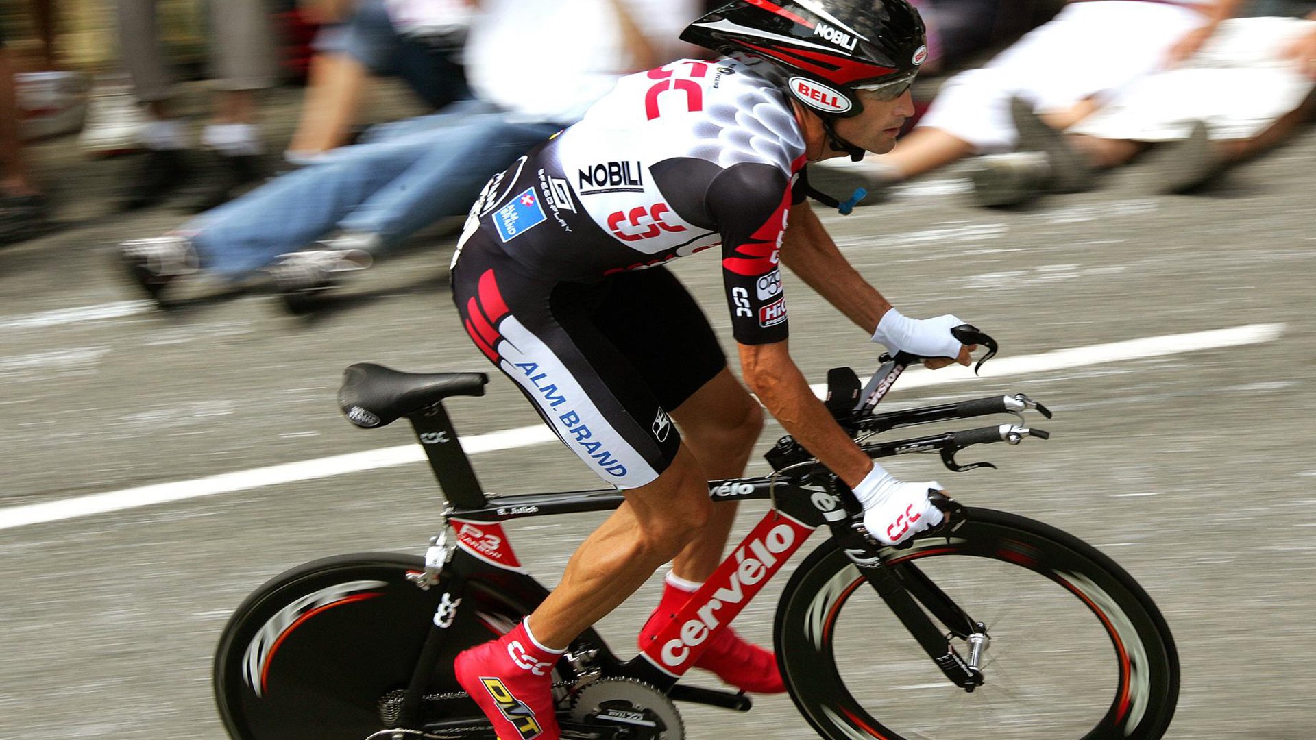 袋鼠队灵活的反击战术,时常令对手防不胜防,袋鼠攻击